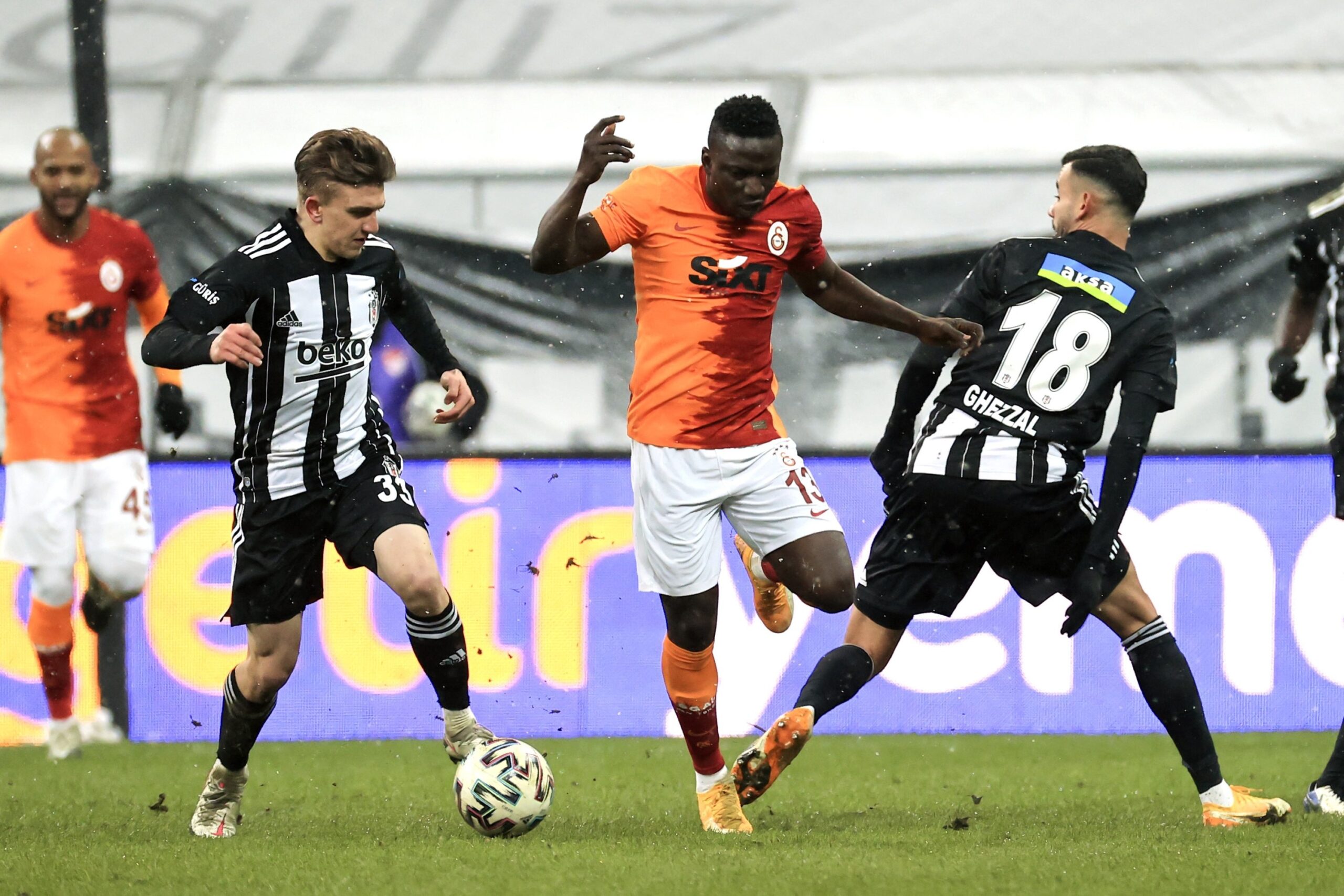 Nhận định soi kèo Galatasaray vs Besiktas lúc 00h00 ngày 29/10/2024 nhan-dinh-soi-keo-galatasaray-vs-besiktas-luc-00h00-ngay-29-10-2024-1