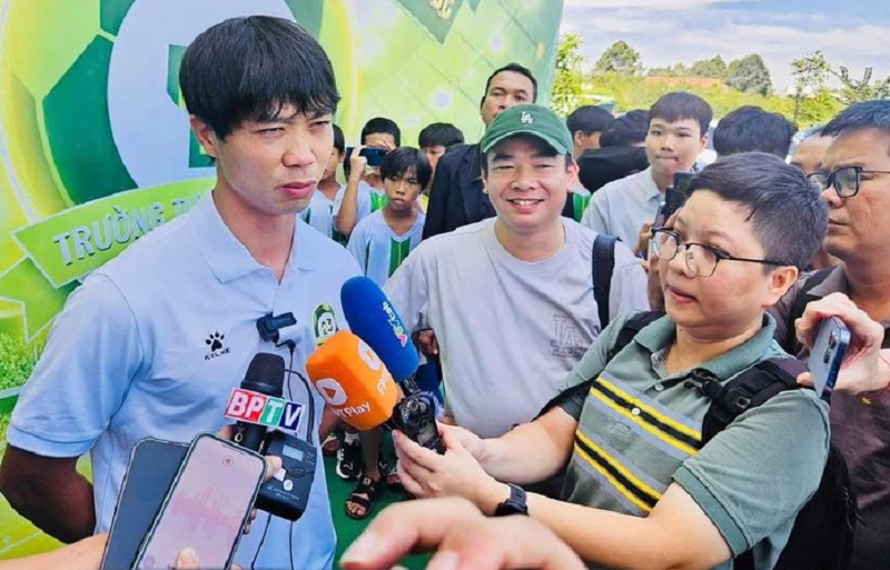 cong-phuong-khoe-ky-nang-bo-dua-thanh-thao-binh-than-giua-on-ao-khong-duoc-du-aff-cup