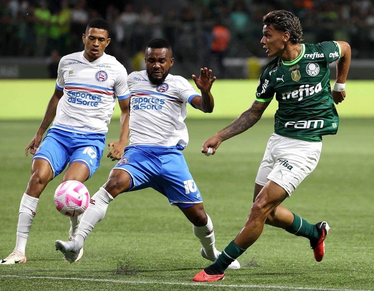 Nhận định soi kèo Bahia vs Palmeiras lúc 04h00 ngày 21/11/2024 nhan-dinh-soi-keo-bahia-vs-palmeiras-luc-04h00-ngay-21-11-2024-1