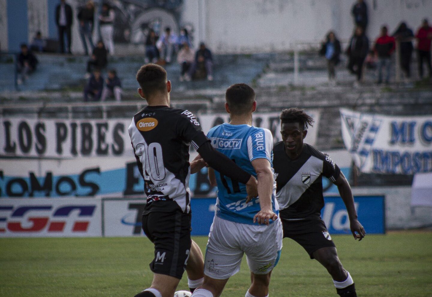 Nhận định soi kèo Danubio vs Cerro lúc 19h45 ngày 14/11/2024 nhan-dinh-soi-keo-danubio-vs-cerro-luc-19h45-ngay-14-11-2024-1