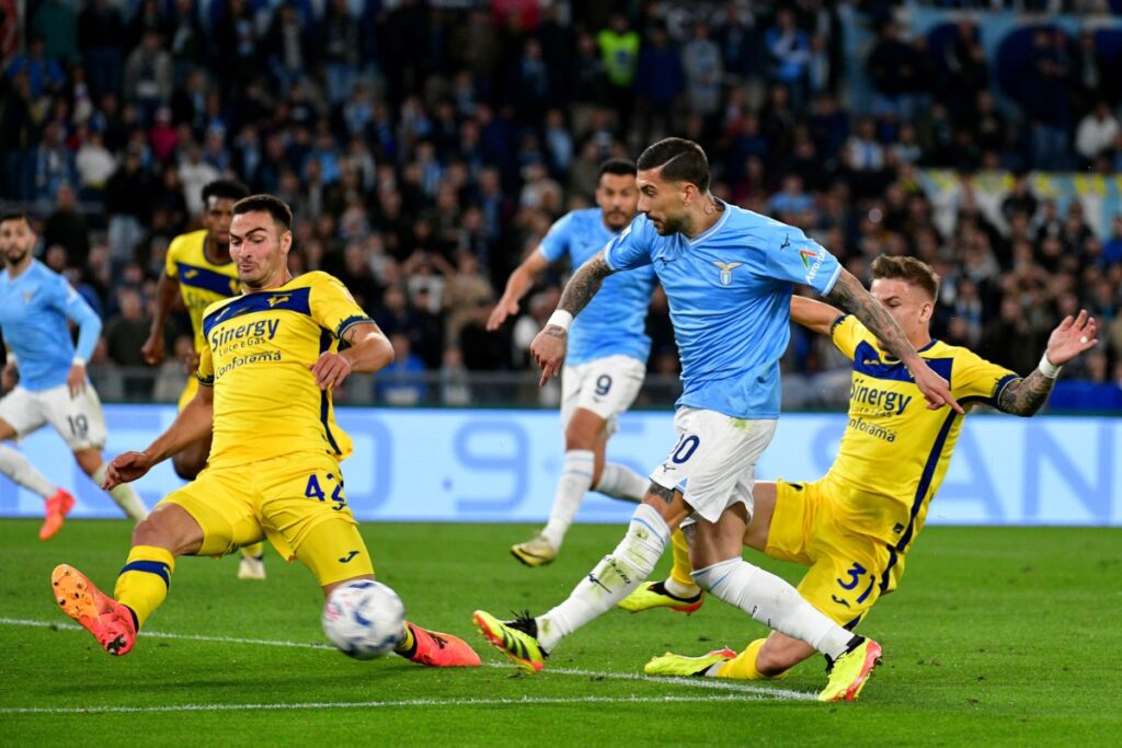 Nhận định soi kèo Verona vs Lazio lúc 00h00 ngày 20/1/2025 nhan-dinh-soi-keo-verona-vs-lazio-luc-00h00-ngay-20-1-2025-1