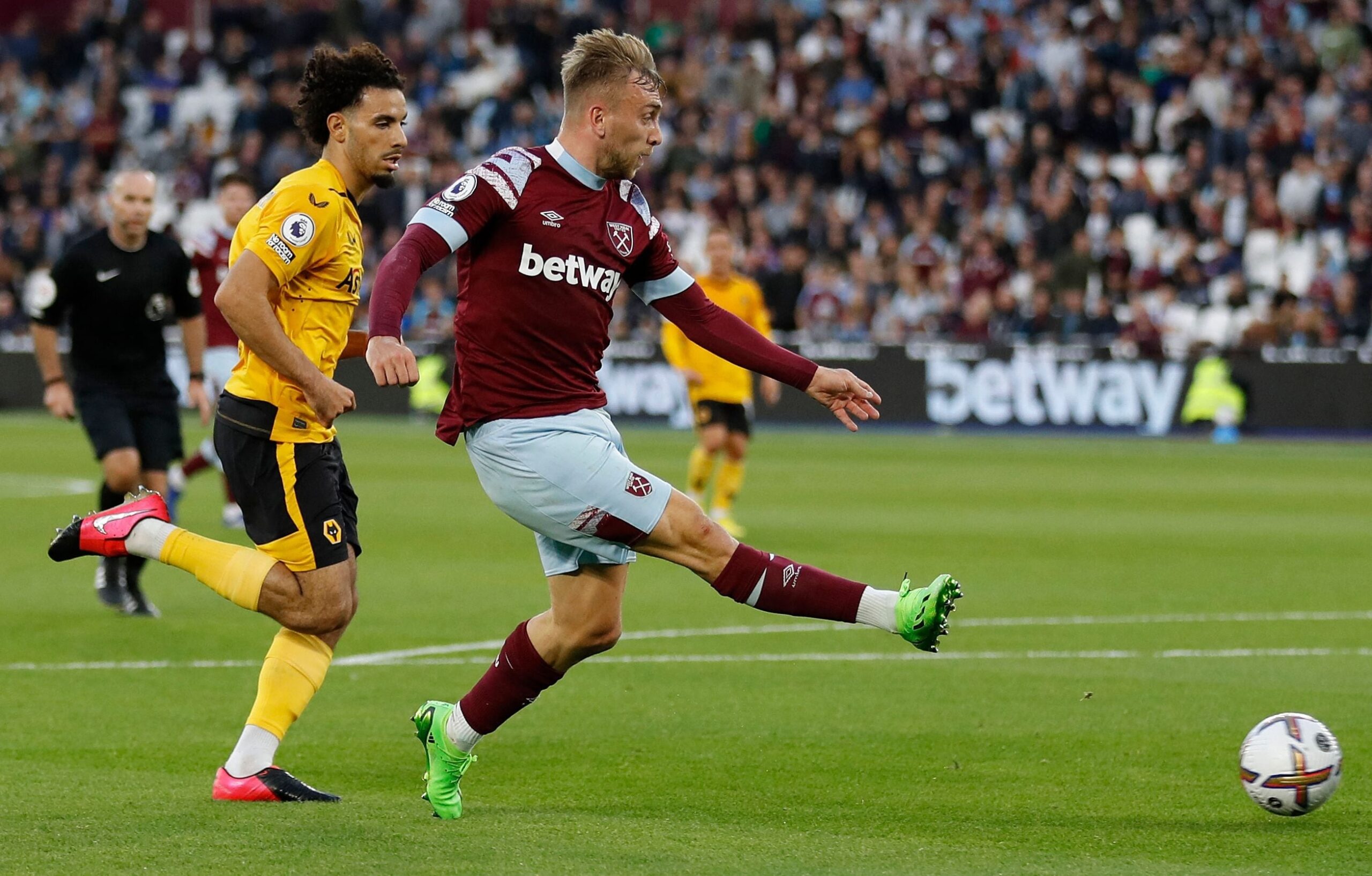 Nhận định soi kèo Wolves vs West Ham lúc 01h45 ngày 2/4/2025 nhan-dinh-soi-keo-wolves-vs-west-ham-luc-01h45-ngay-2-4-2025-1