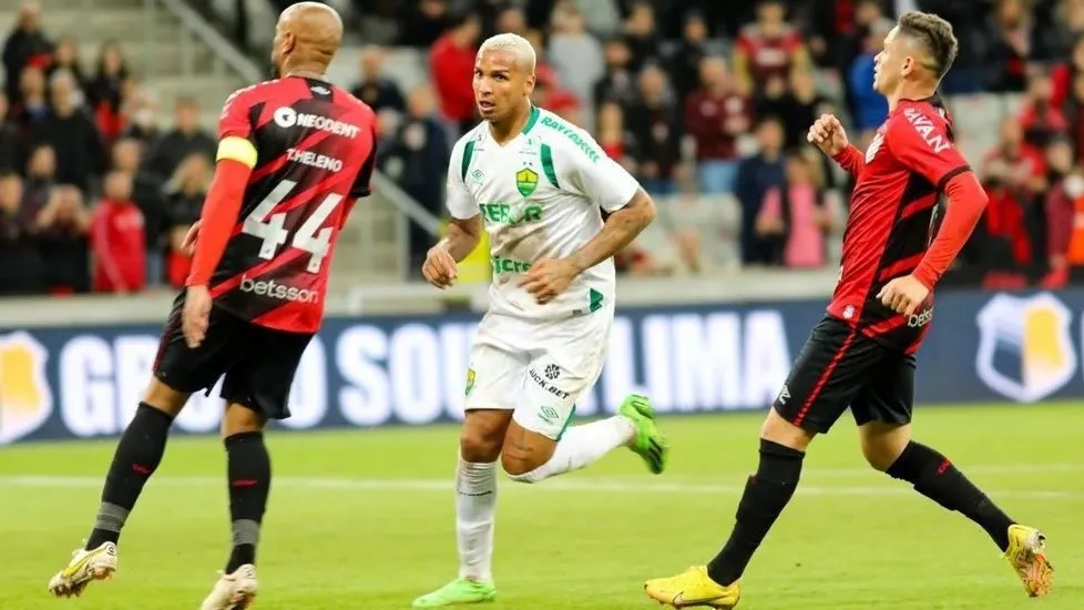 nhan-dinh-soi-keo-cuiaba-vs-paranaense-luc-05h00-ngay-16-4-2025