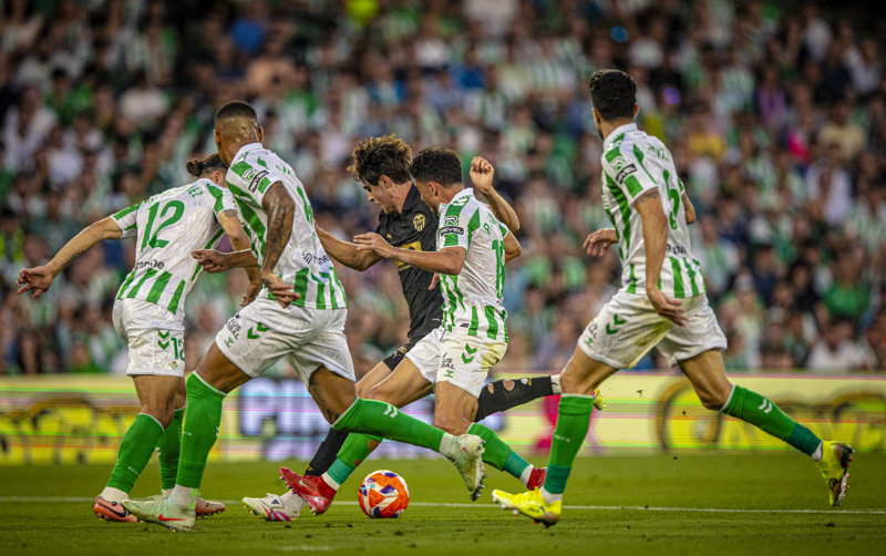 isco-tin-vao-phep-mau-betis-chelsea-chi-hon-chung