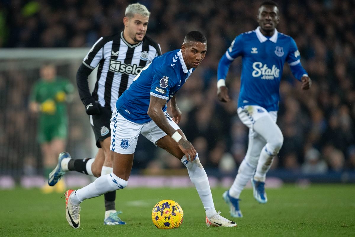 Nhận định soi kèo Newcastle vs Everton lúc 22h00 ngày 25/5/2025 nhan-dinh-soi-keo-newcastle-vs-everton-luc-22h00-ngay-25-5-2025-1