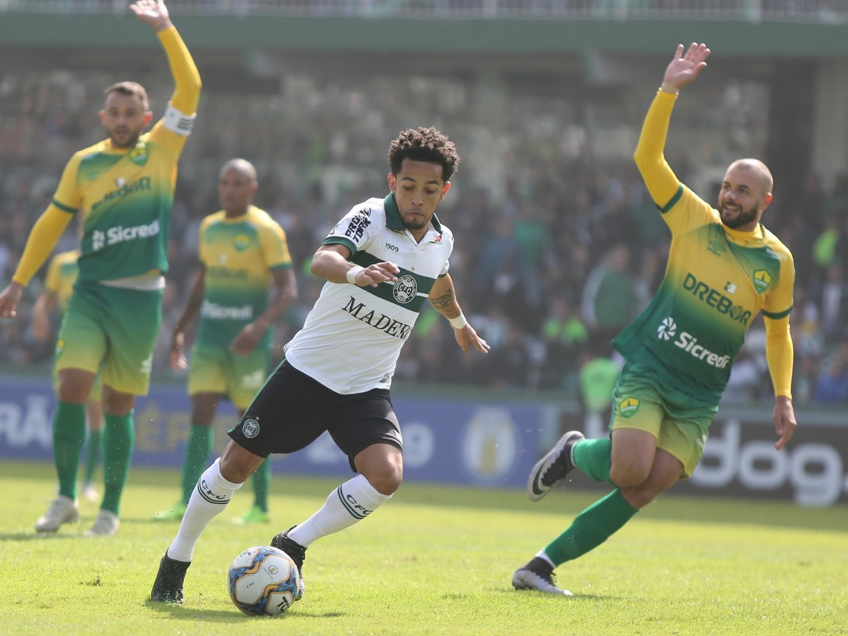 Nhận định soi kèo Coritiba vs Cuiaba lúc 02h00 ngày 23/6/2025 nhan-dinh-soi-keo-coritiba-vs-cuiaba-luc-02h00-ngay-23-6-2025-1