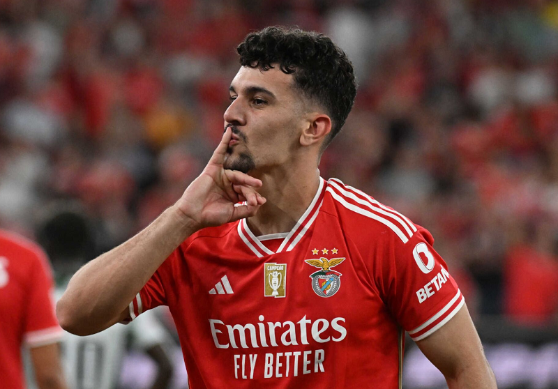 thomas-araujo-vao-tam-ngam-chelsea-benfica-lo-bi-cuon-vao-cuoc-choi
