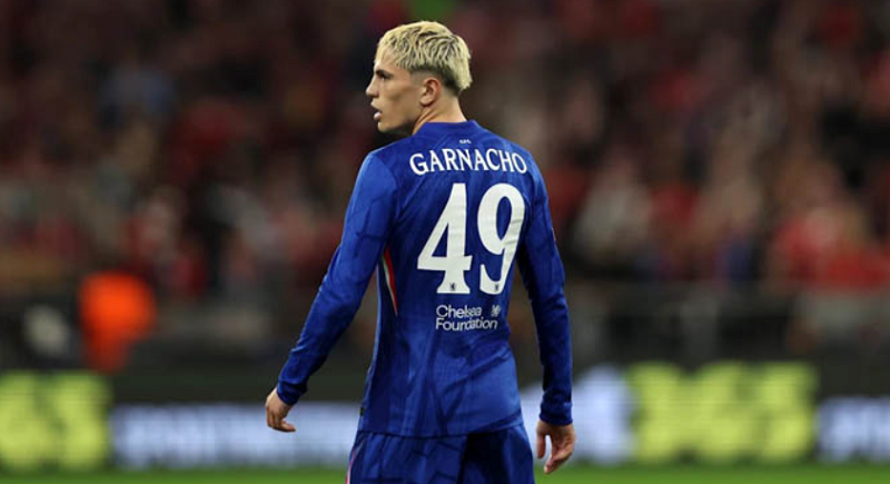 anh-trai-cua-garnacho-gay-tranh-cai-vi-phan-ung-voi-cdv-man-united