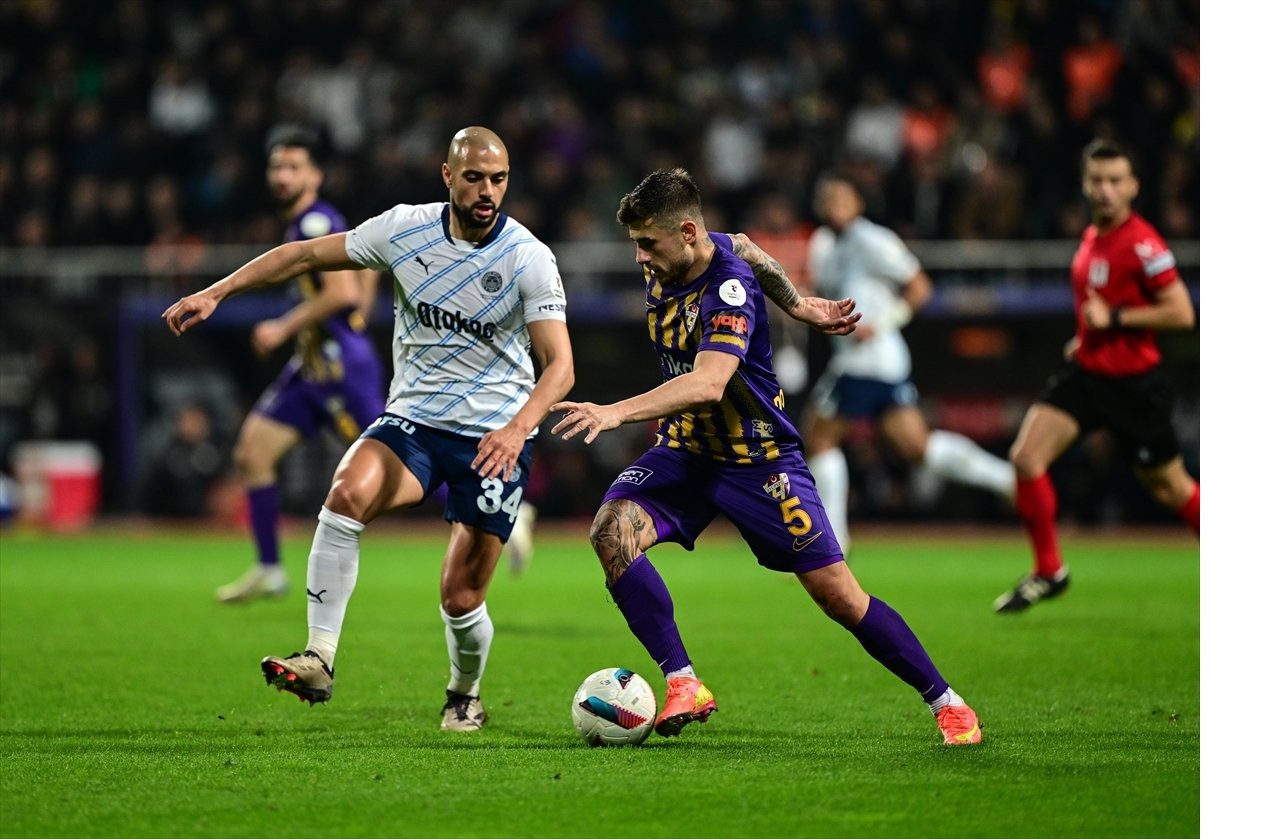 Nhận định soi kèo Eyupspor vs Fenerbahce lúc 21h00 ngày 20/12/2025 nhan-dinh-soi-keo-eyupspor-vs-fenerbahce-luc-21h00-ngay-20-12-2025-1