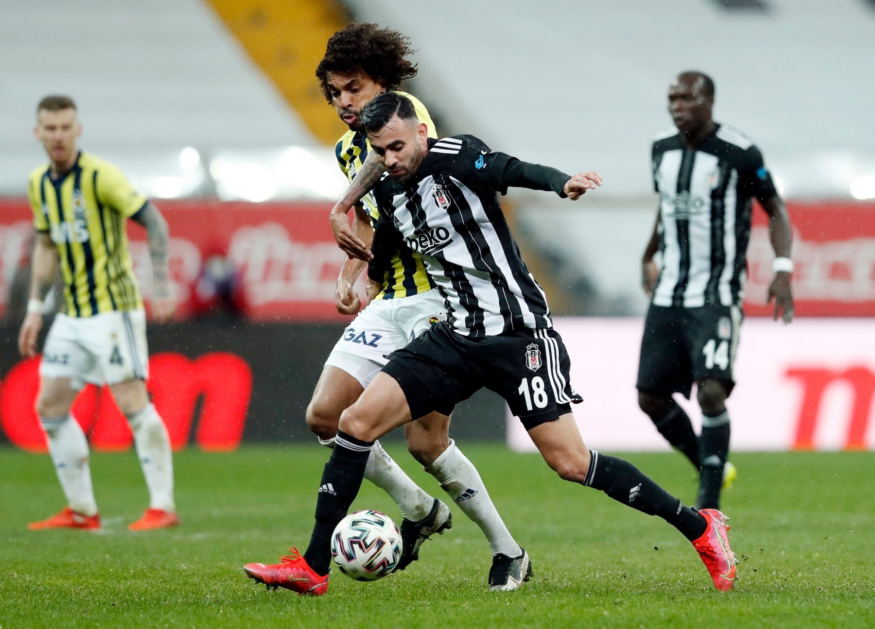 nhan-dinh-soi-keo-fenerbahce-vs-besiktas-luc-00h30-ngay-24-12-2025-1