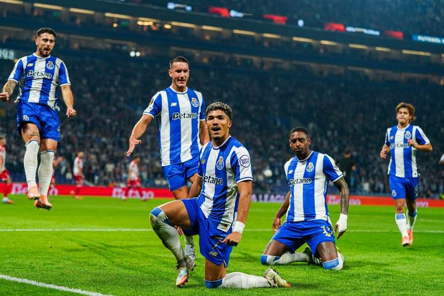 Nhận định soi kèo Porto vs Malmo lúc 03h00 ngày 12/12/2025 nhan-dinh-soi-keo-porto-vs-malmo-luc-03h00-ngay-12-12-2025-1