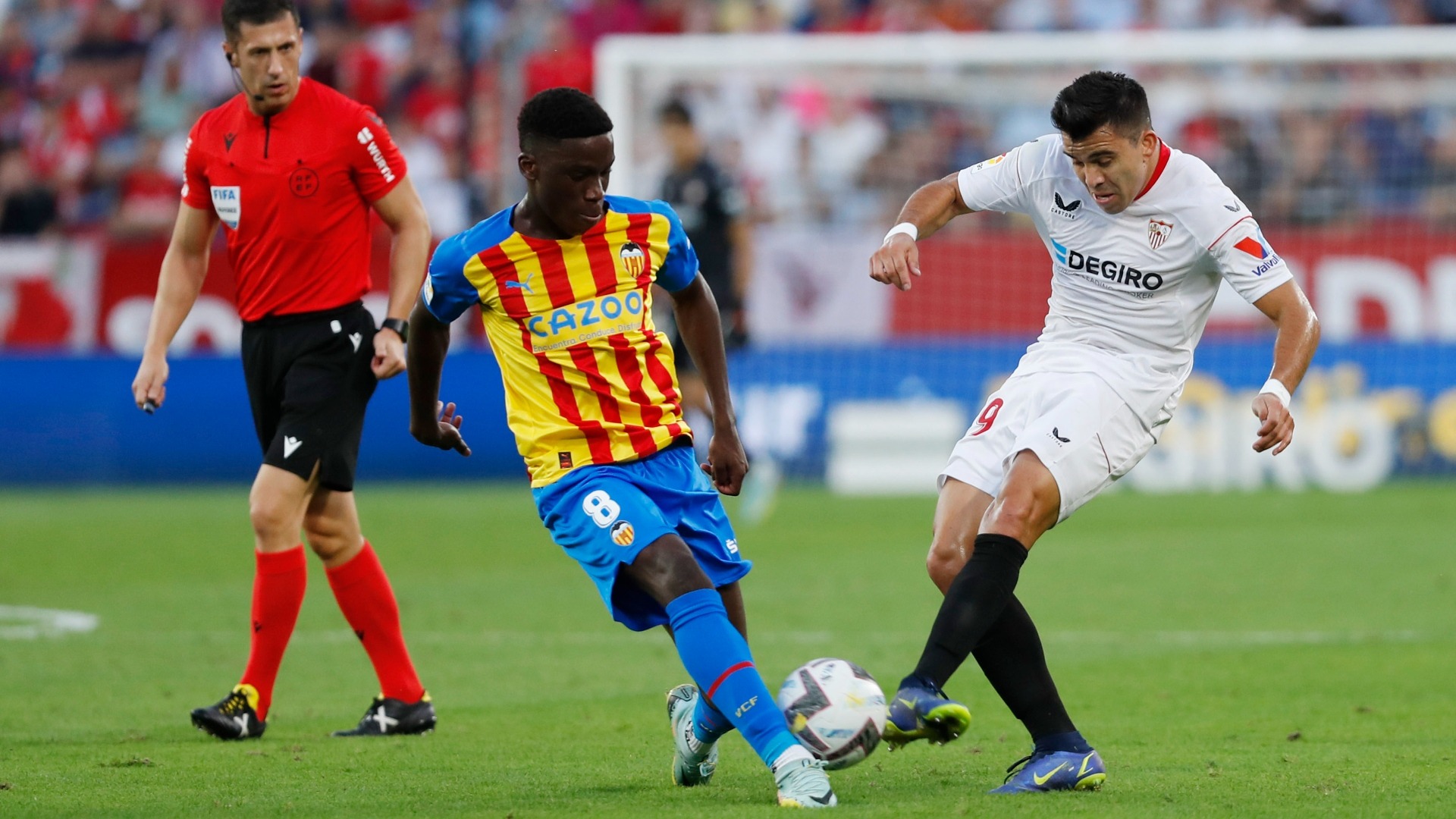 Nhận định soi kèo Valencia vs Sevilla lúc 22h15 ngày 7/12/2025 nhan-dinh-soi-keo-valencia-vs-sevilla-luc-22h15-ngay-7-12-2025-1