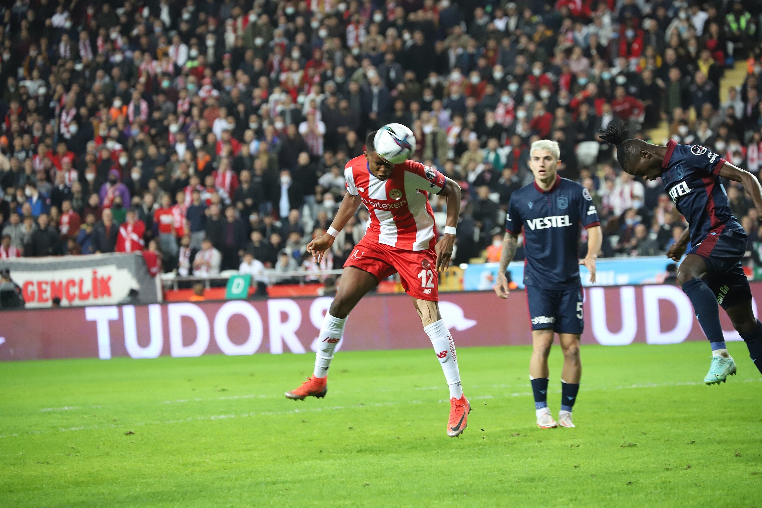 Nhận định soi kèo Antalyaspor vs Trabzonspor lúc 00h00 ngày 31/1/2026 nhan-dinh-soi-keo-antalyaspor-vs-trabzonspor-luc-00h00-ngay-31-1-2026-1