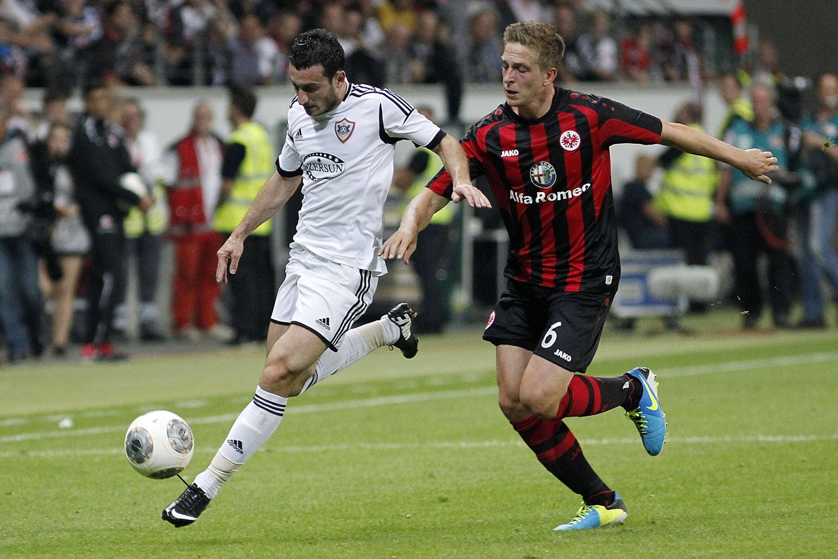 nhan-dinh-soi-keo-qarabag-vs-frankfurt-luc-0h45-ngay-22-1-2026