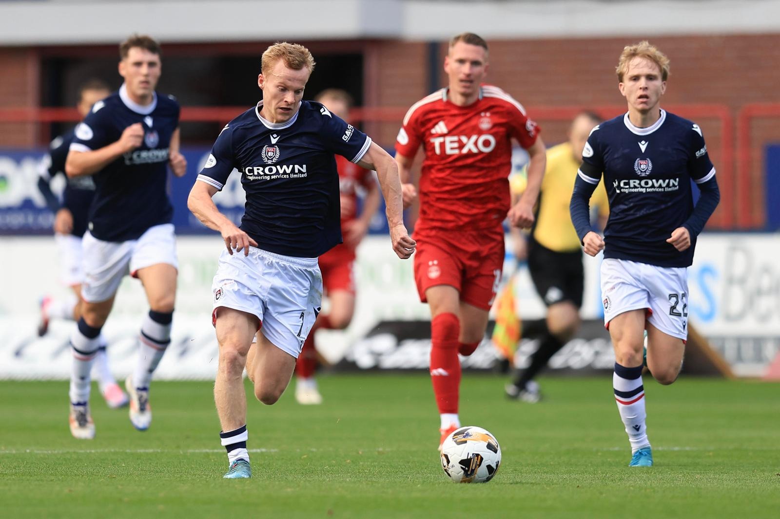 Nhận định soi kèo Dundee vs Aberdeen lúc 02h45 ngày 25/2/2026 nhan-dinh-soi-keo-dundee-vs-aberdeen-luc-02h45-ngay-25-2-2026-1